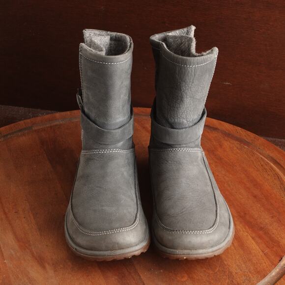 Chaco Boots WMS SZ 7 Gray Hopi Leather Pull On Waterproof Outdoor Casual Winter - Picture 2 of 15